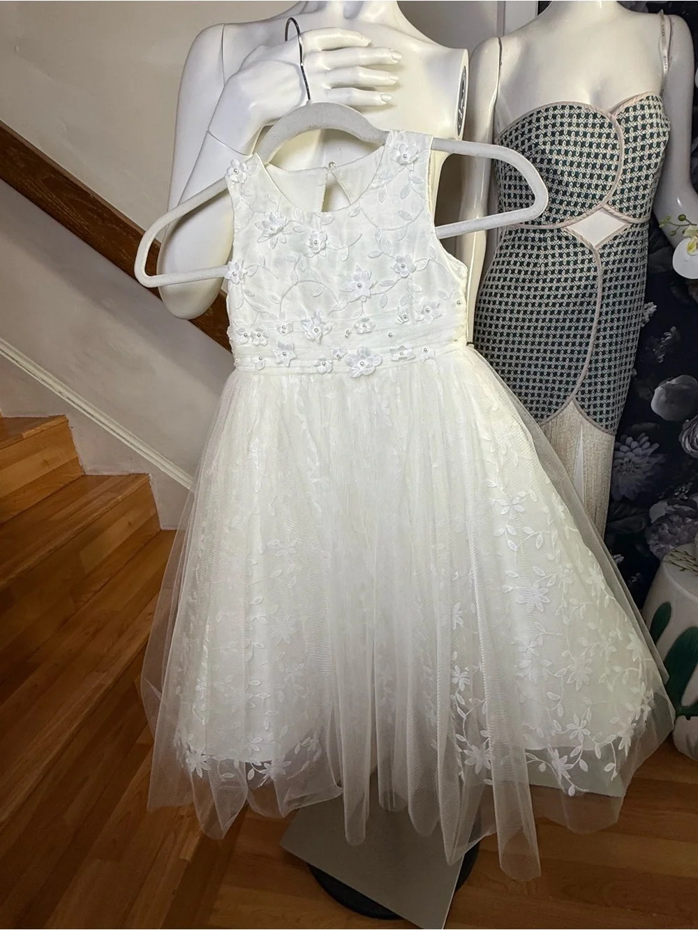 Princess Daliana ivory sleeveless
